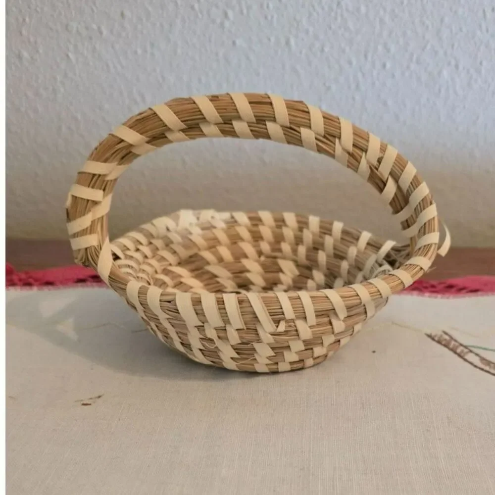 Vintage Handmade SC Sweetgrass Basket Small